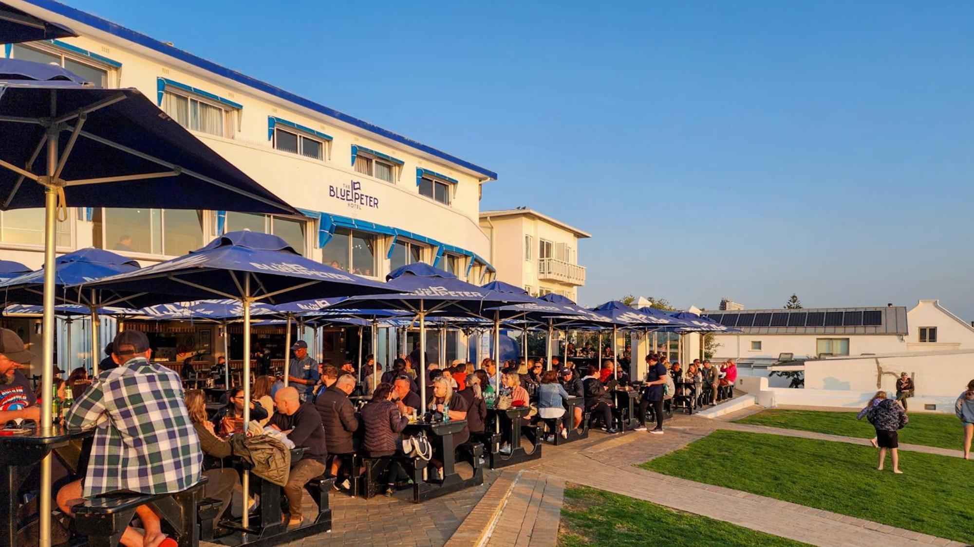 The Blue Peter Hotel Bloubergstrand Bagian luar foto