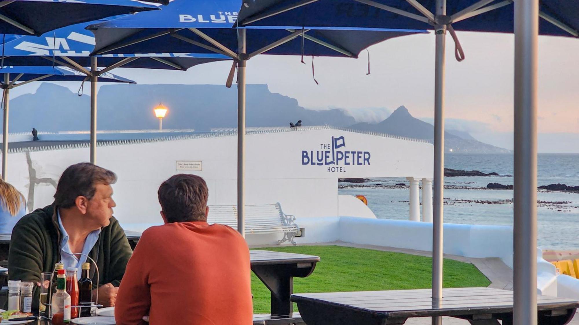 The Blue Peter Hotel Bloubergstrand Bagian luar foto