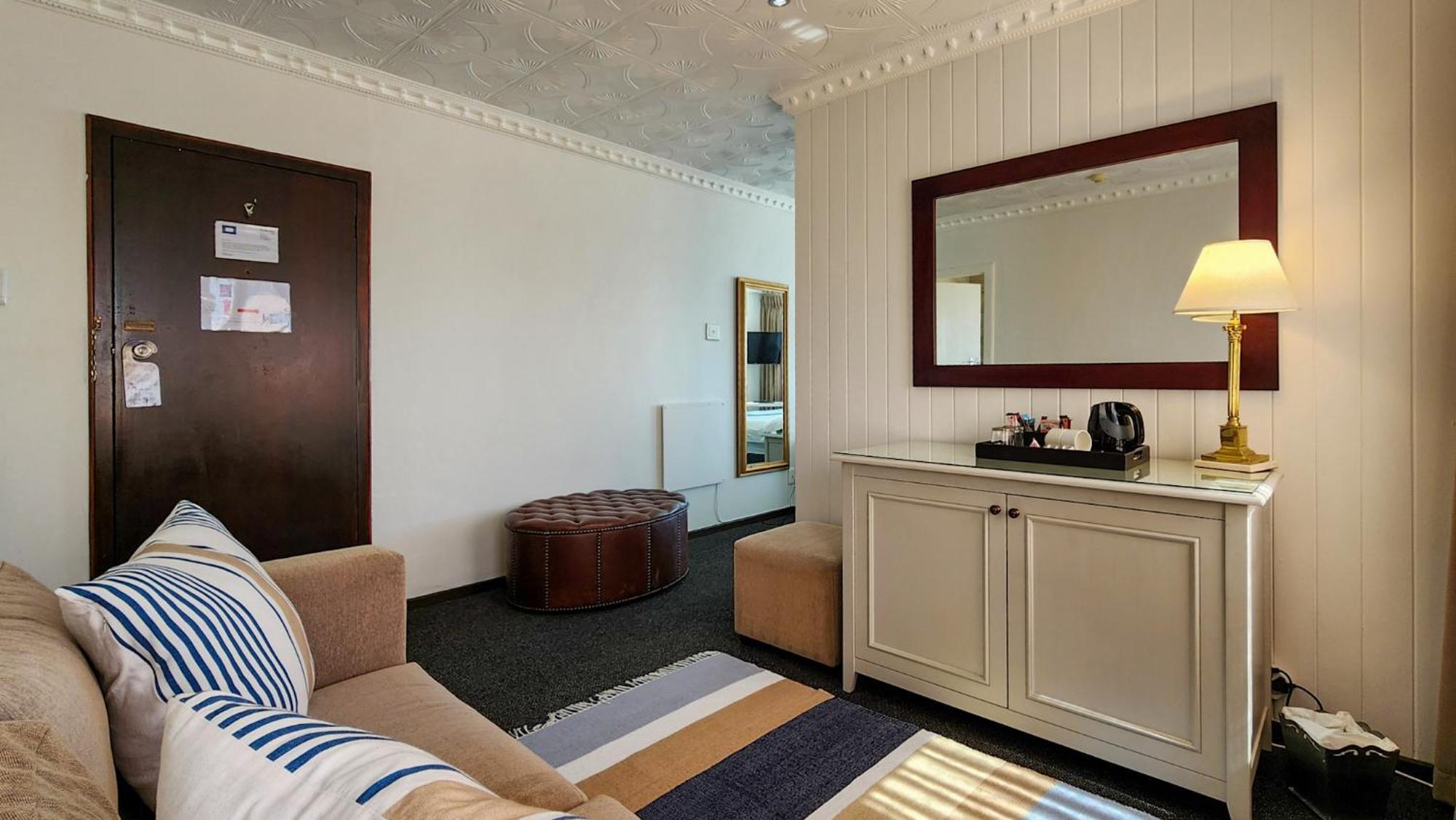 The Blue Peter Hotel Bloubergstrand Bagian luar foto