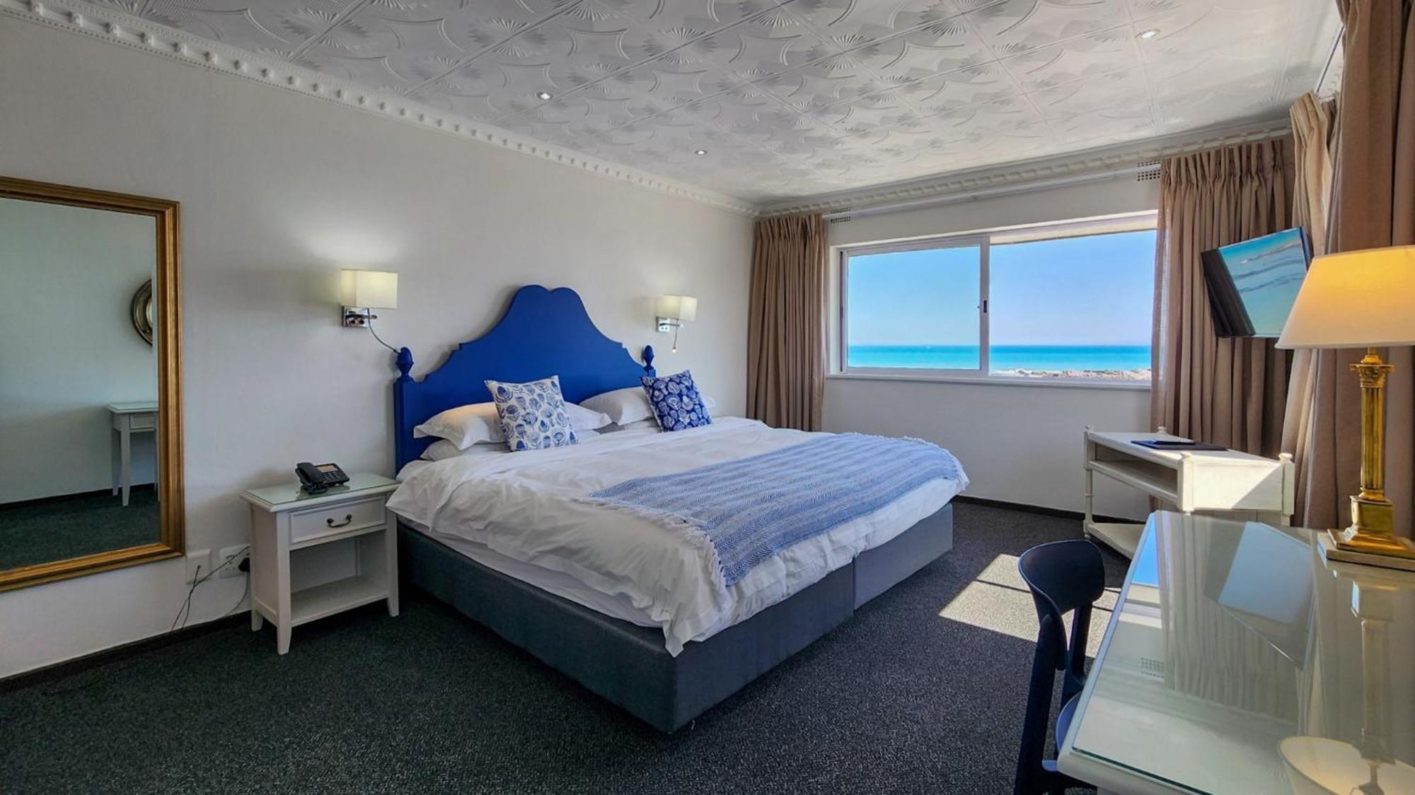 The Blue Peter Hotel Bloubergstrand Bagian luar foto