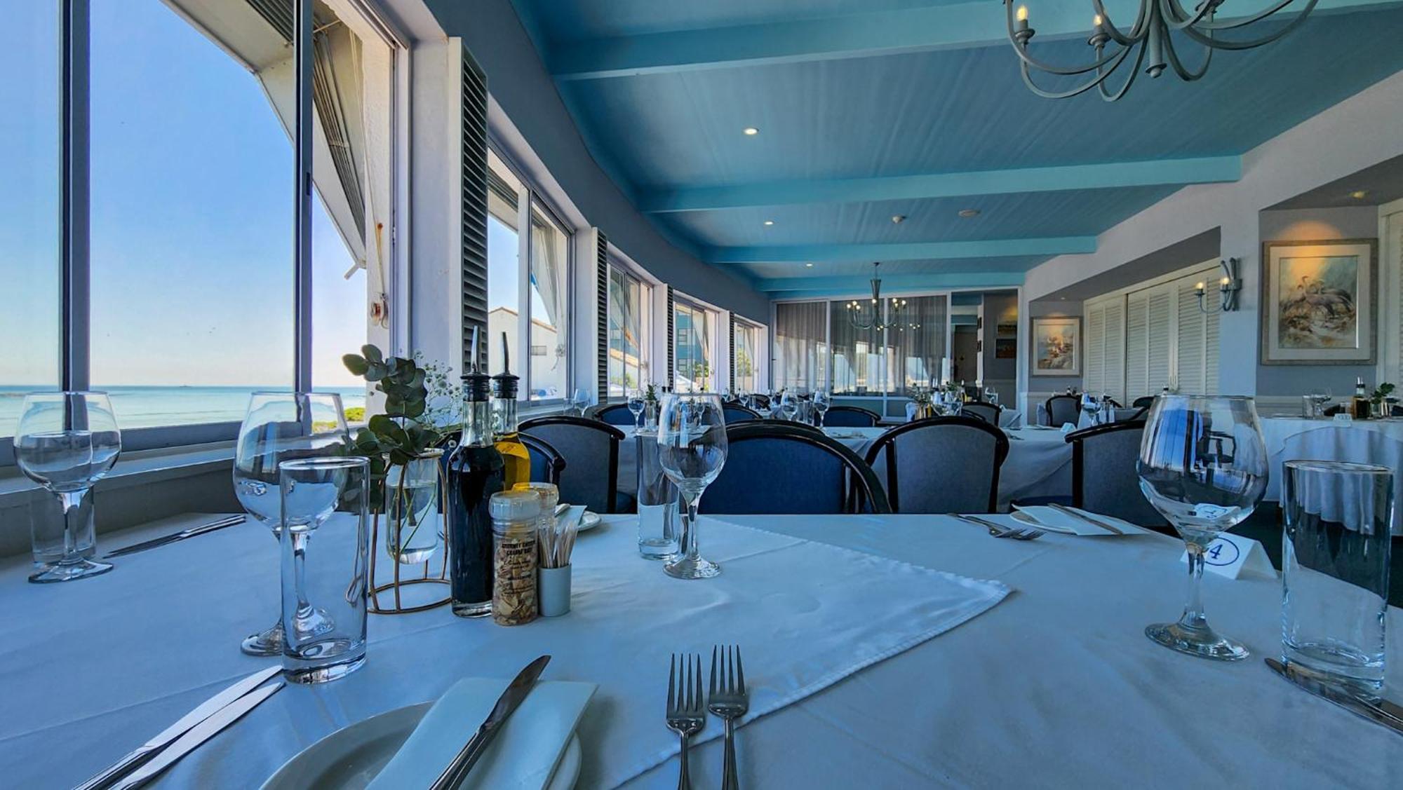 The Blue Peter Hotel Bloubergstrand Bagian luar foto