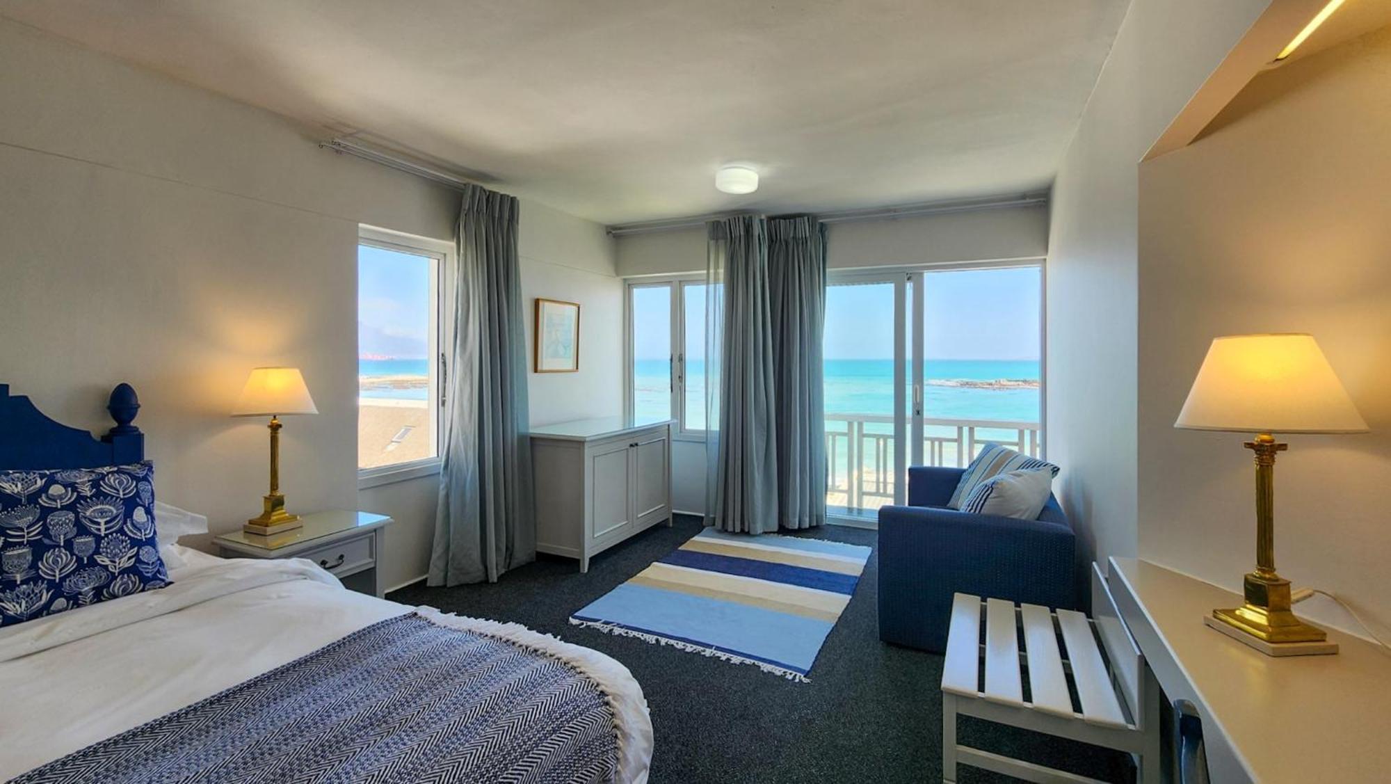The Blue Peter Hotel Bloubergstrand Bagian luar foto
