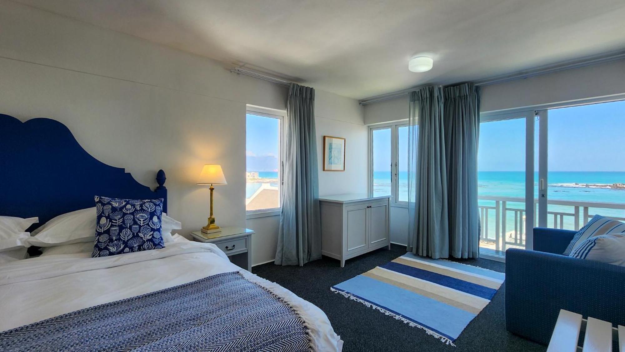 The Blue Peter Hotel Bloubergstrand Bagian luar foto