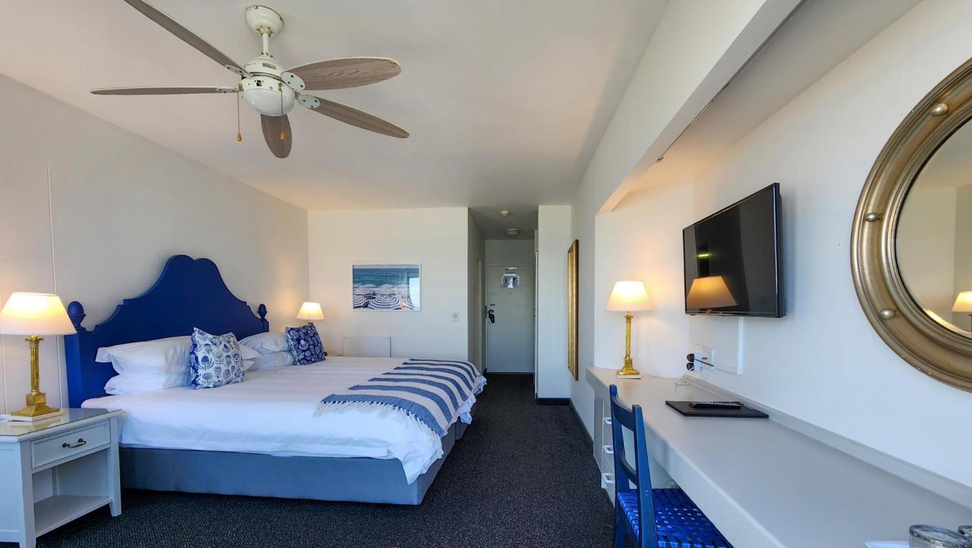 The Blue Peter Hotel Bloubergstrand Bagian luar foto