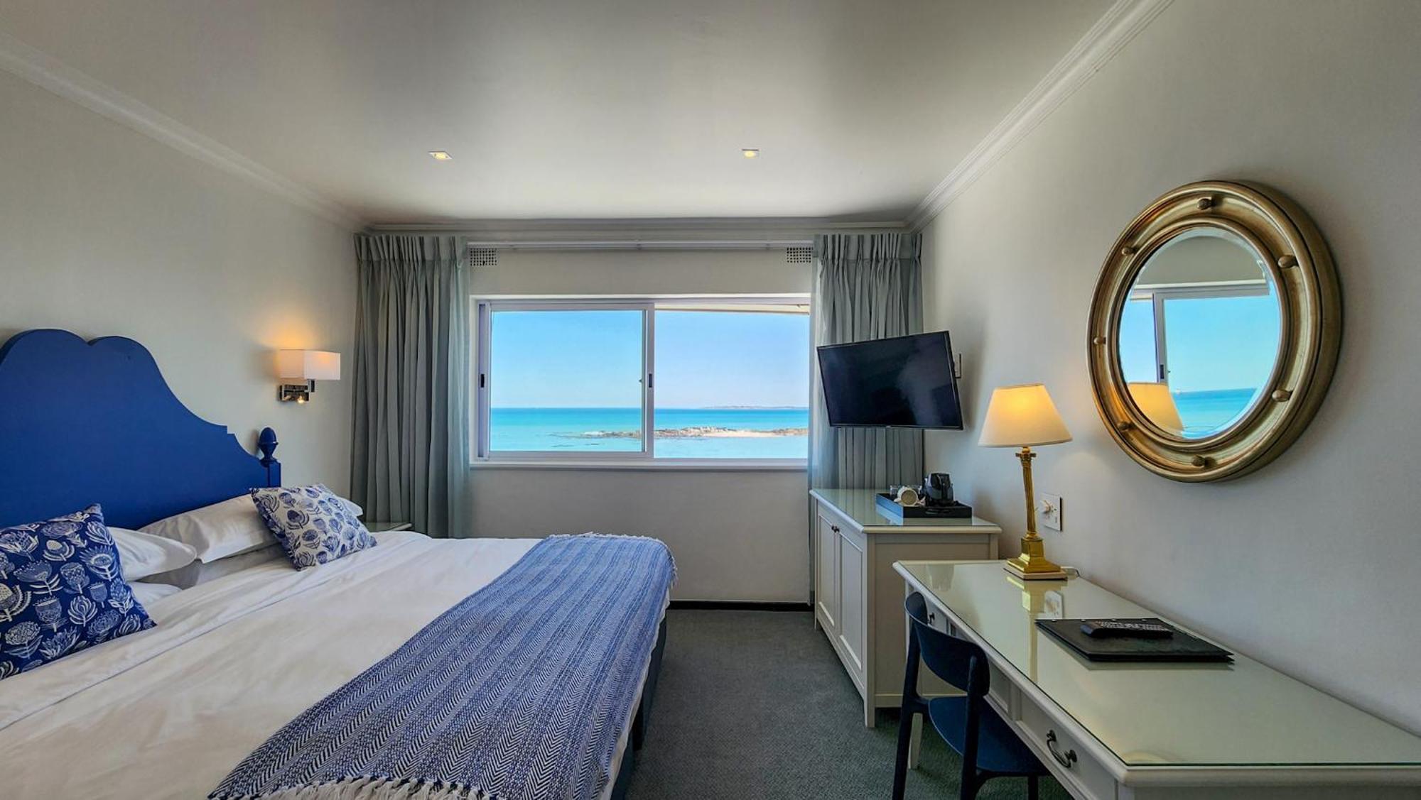 The Blue Peter Hotel Bloubergstrand Bagian luar foto