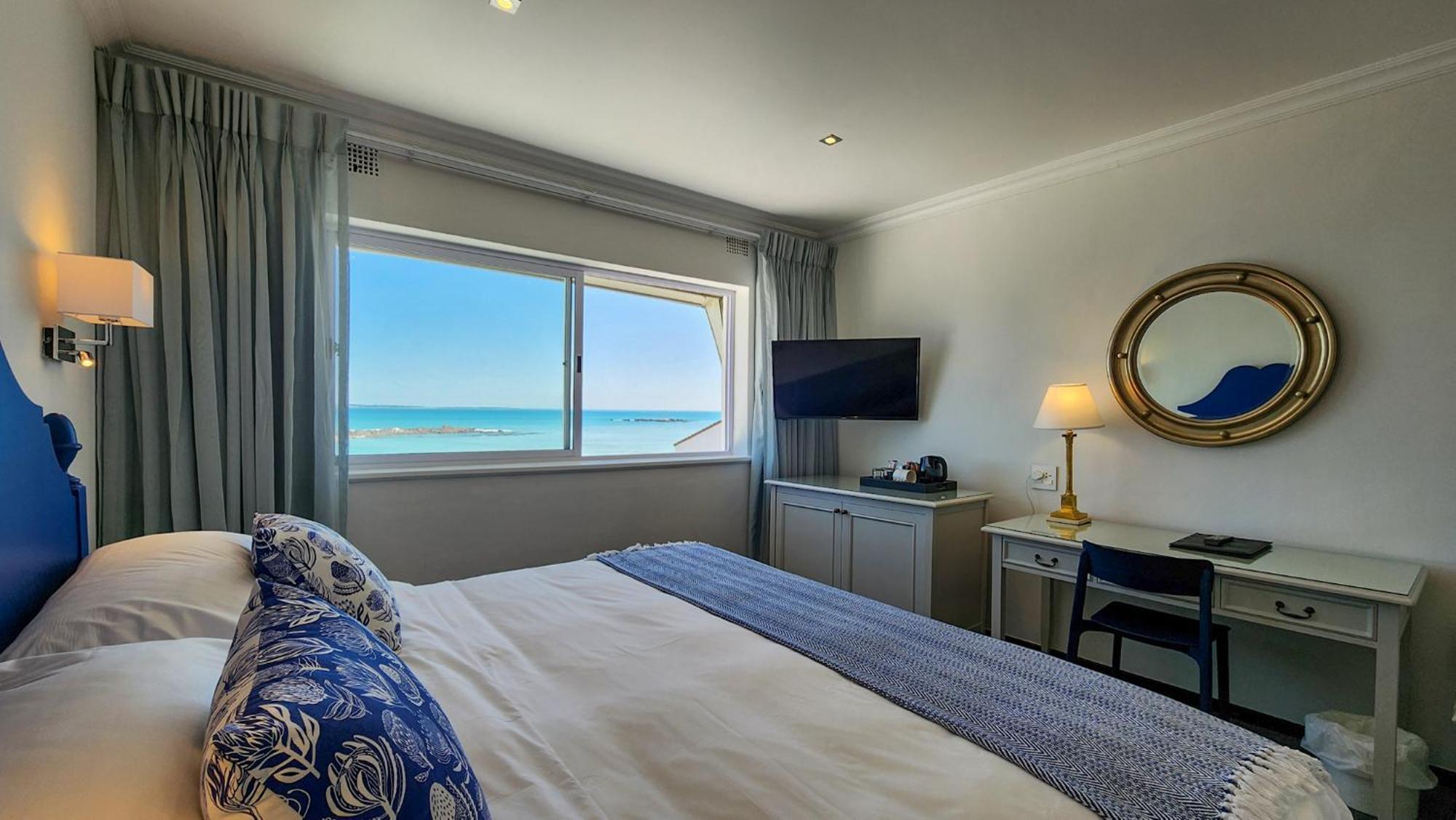 The Blue Peter Hotel Bloubergstrand Bagian luar foto