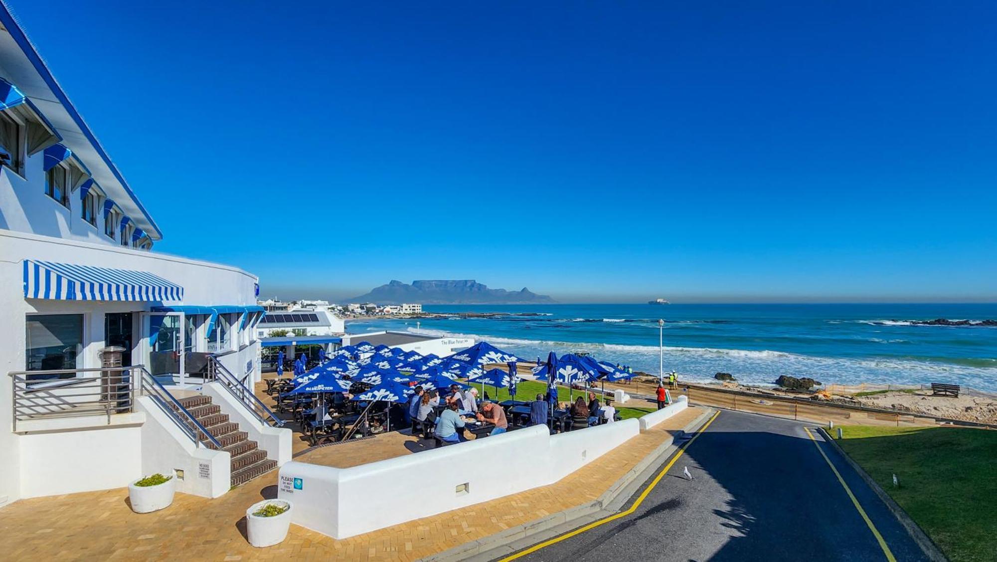 The Blue Peter Hotel Bloubergstrand Bagian luar foto
