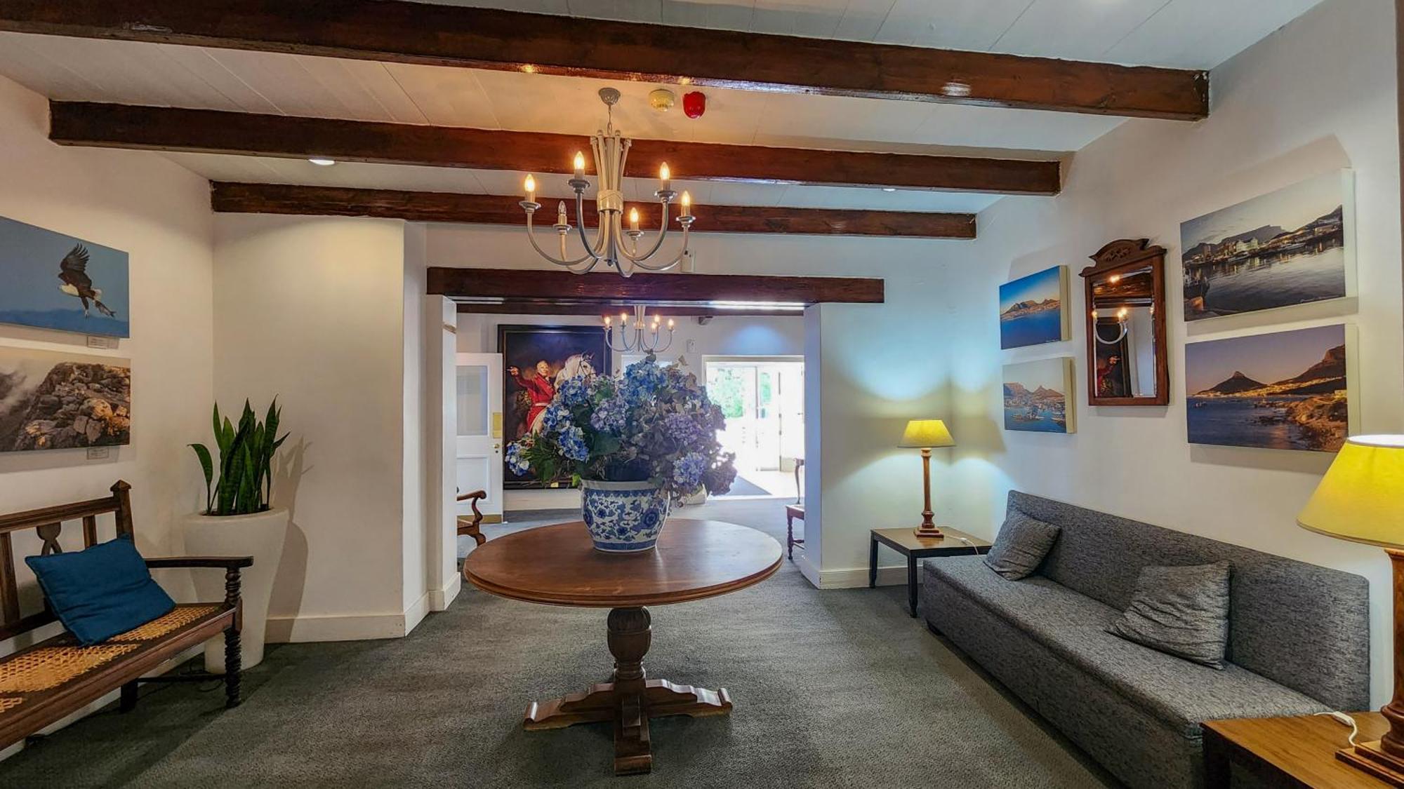 The Blue Peter Hotel Bloubergstrand Bagian luar foto
